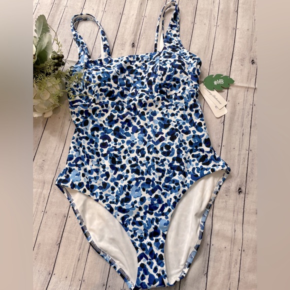 NWT Tommy Bahama
Palm Modern Leopard Square Neck One Piece Swimsuit - Picture 2 of 8